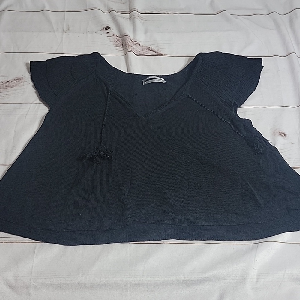 ANTHROPOLOGIE Black Flutter Sleeve Short Sleeve Blended Sweater size Small
